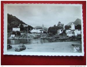 ALGERIE - COLLO - UN COIN DU PORT - VIEILLE VOITURE....