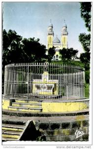 ALGERIE  BONE  Tombeau de Saint Augustin et cathédrale d´Hippone