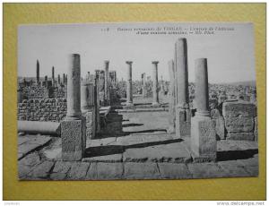 TIMGAD. Les Ruines Romaines.