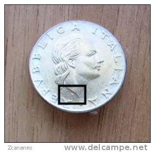 200 LIRE DEL 1978 DELLA REPUBBLICA ITALIANA CON DIFETTO DI CONIO - INCAVO DI MEZZA LUNA SOTTO IL COLLO - IN F.D.C. -