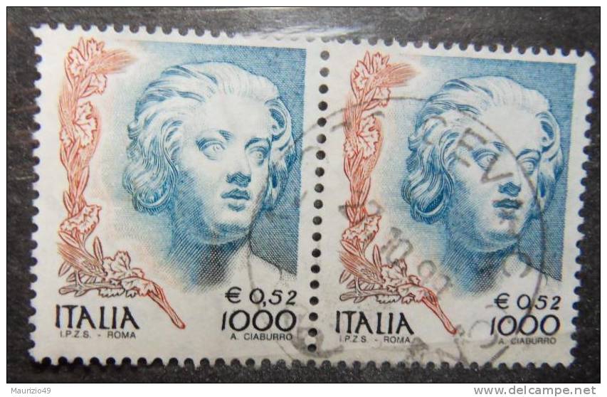 1999 nr 2397 x 2 coppia - La donna nell´arte in lire 1000 e in euro 0,52 macchie colore sul collo (FUORI REGISTRO)