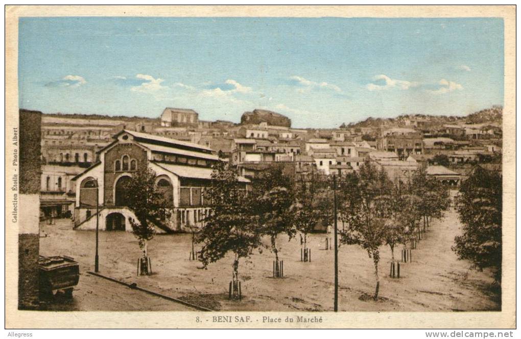 ALGERIE....BENI-SAF...... ......CPA......NON ECRITE.......PLACE DU MARCHE..........LOT S200
