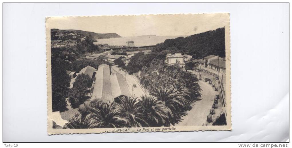 BENI-SAF- Le port et vue partielle.(pelure voir scan )crte décollée d'un cahier.