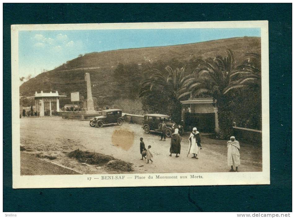 d5650 Beni-Saf, place du Monument aux Morts postcard, slight soil, unused