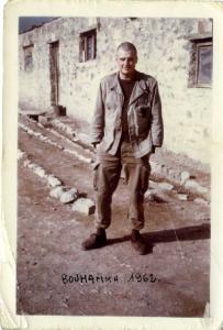 un jeune soldat  la boule à zéro--à boulaghman