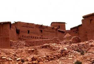 المنازل القديمة بناحية خنشلة ----بالول يابوس----