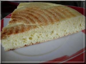 المراة الشاوية واعمالها المنزلية--الخبز---