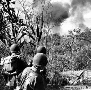 un poste militaire français attaqué par les moudjahidines