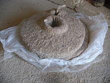 المطحنة اليدوية.