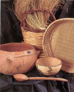 هذه بعض الاواني التي تصنعها المراة الشاوية.