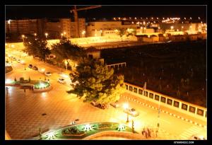 Vue de nuit du haut de la tour de Lalla Setti