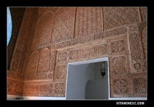 Décoration arabo-andalouse de l'entrée de la mosquée de Sidi Boumediene