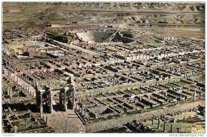 CPSM /  ALGERIE   -  TIMGAD - VUE GENERALE SUR LES RUINES ROMAINES