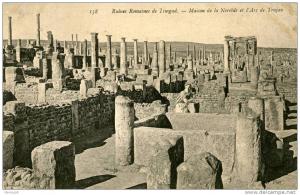 ruines romaines de timgad maison de la nereide et arc de trajan 138 ND phot carte animée