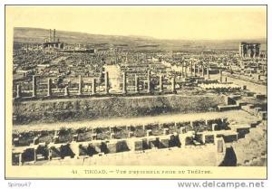 CPA TIMGAD - VUE D'ENSEMBLE PRISE DU THEATRE