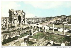 TIMGAD LES CELEBRES RUINES DETRUITES PAR LES MAURES