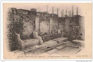 TIMGAD Ruines Romaines Latrines publiques ,Siége double (nord de L´ALGERIE)