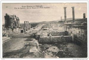RUINES ROMAINES DE TIMGAD  VUE DU CAPITOL ARC DE TRAJAN ET LE PETIT PANTHEON