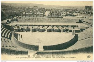 Ruines Romaines de Timgad . Vue prise du Théâtre .  BELLE  PHOTO .