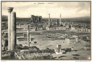 CPA- TIMGAD - Forum.  voyagée à Grenoble 1917+cachet militaire de Batna
