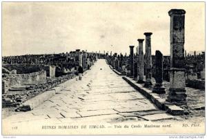 Algérie ruines romaines de Timgad Thamugadi voies du Cardo Maximus nord