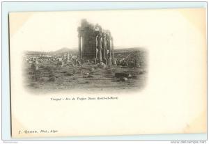 ALGERIE   TIMGAD    ARC DE TRAJAN  FACE OUEST ET  NORD