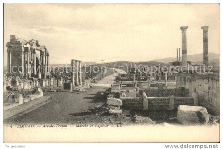 dg21264 Timgad Ruines Romaines Arc de Trajan Marche et Capitole Kat. Algerien