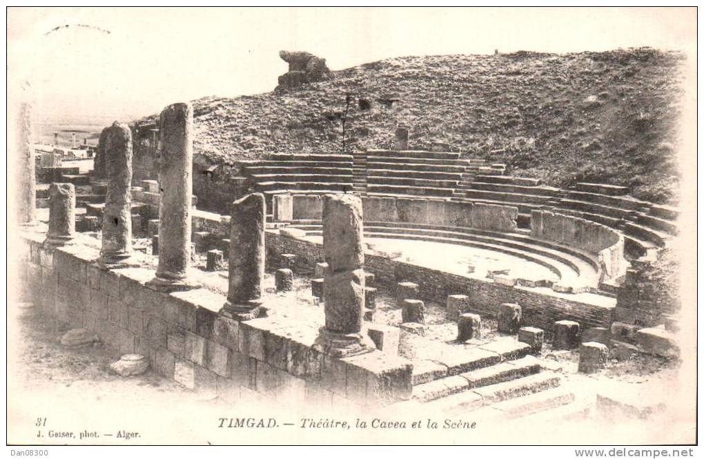 ALGERIE TIMGAD THEATRE LA CAVEA ET LA SCENE