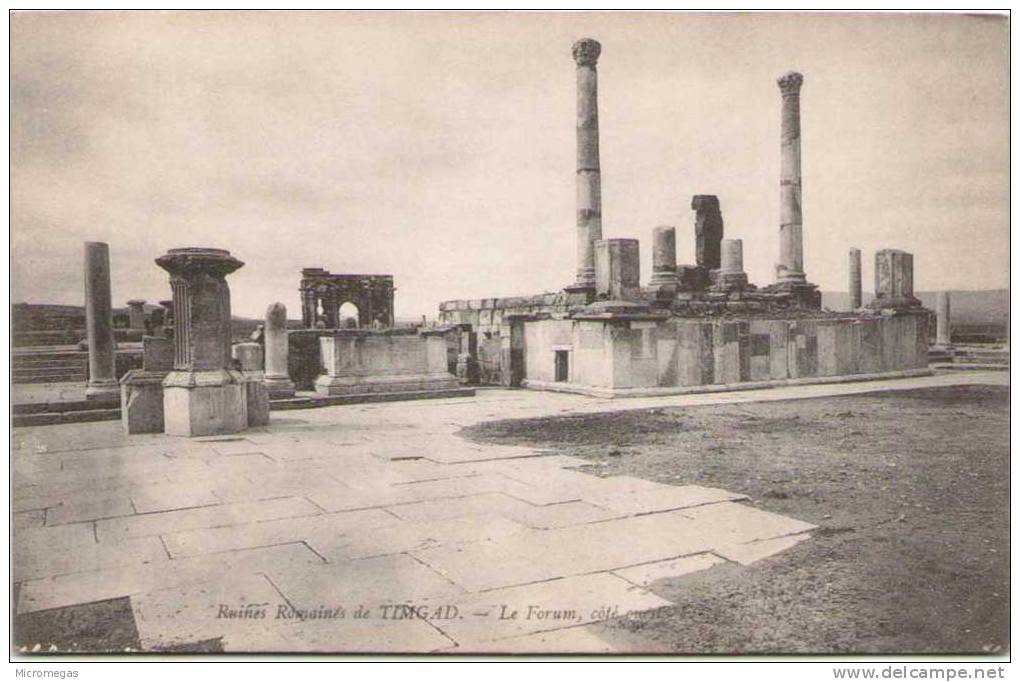 Algérie - Ruines Romaines de TIMGAD - Le Forum, côté ouest