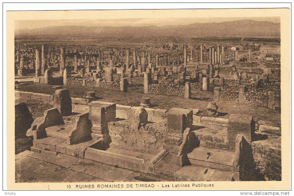 RUINES ROMAINES DE TIMGAD  LES LATRINES PUBLIQUES