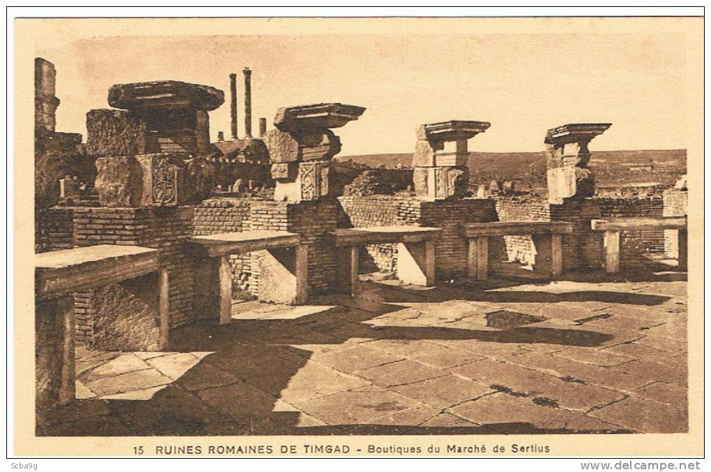 RUINES ROMAINES DE TIMGAD BOUTIQUES DU MARCHE DE SERTIUS