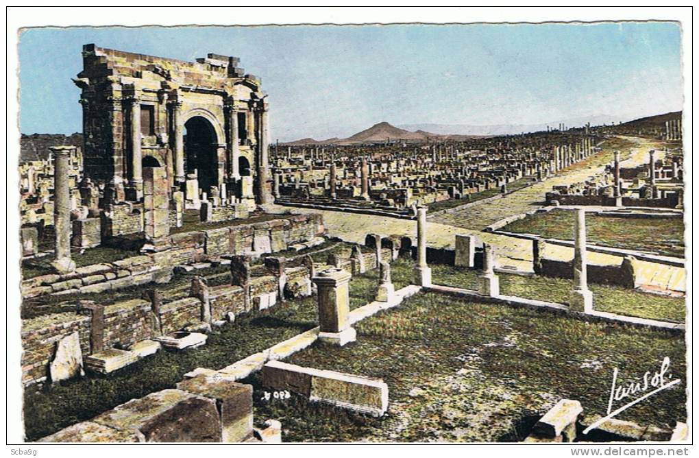 RUINES ROMAINES DE TIMGAD VUE GENERALE