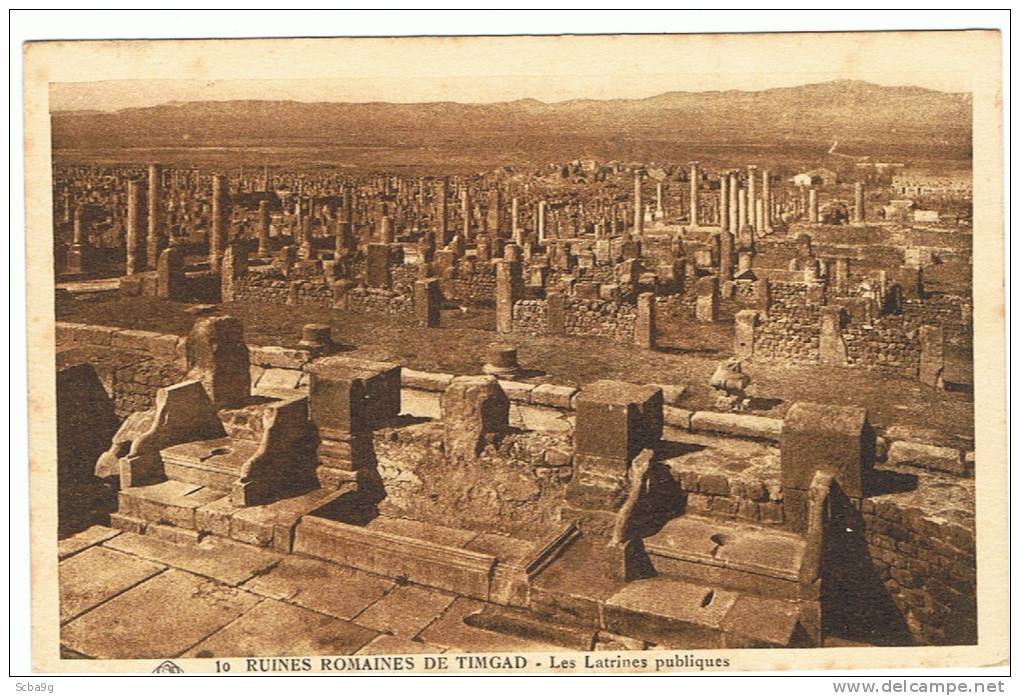 RUINES ROMAINES DE TIMGAD LES LATRINES PUBLIQUES