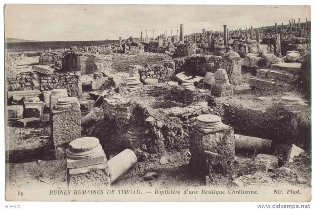 ALGERIE - RUINES ROMAINES DE TIMGAD / BAPTISTERE D'UNE BASILIQUE CHRETIENNE