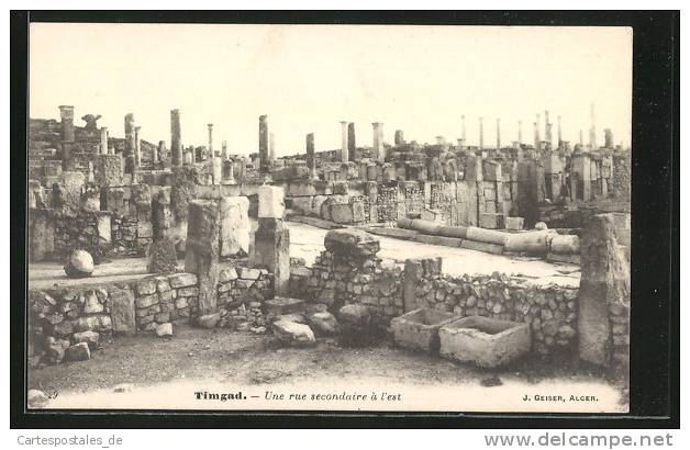 CPA Timgad, Une rue secondaire á l'est, Strassenpartie mit Ruinen