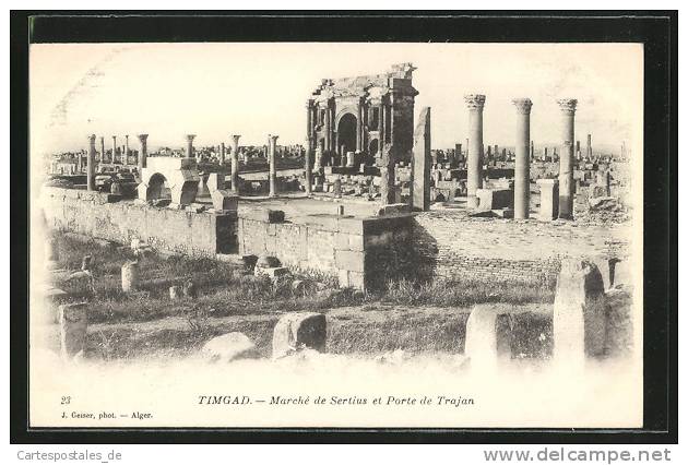 CPA Timgad, Marché de Sertius et Porte de Trojan, Markt u. Trojanisches Tor freigelegt bei einer Ausgrabung
