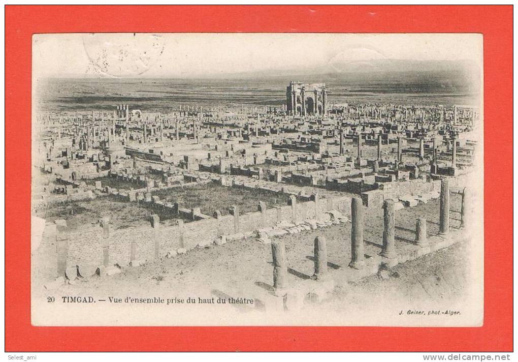 TIMGAD Vue d'ensemble prise du haut du théatre