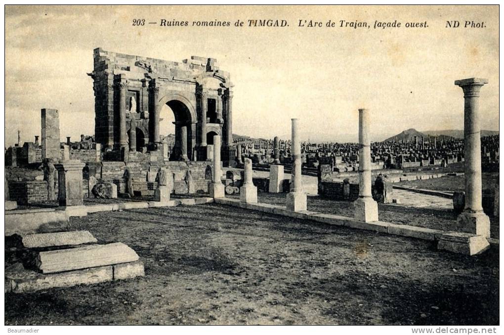 Algérie ruines romaines de Timgad Thamugadi arc de Trajan
