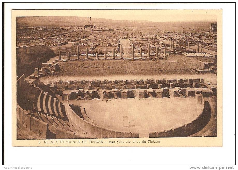 ALGERIE ruines romaines de TIMGAD  vue du théatre