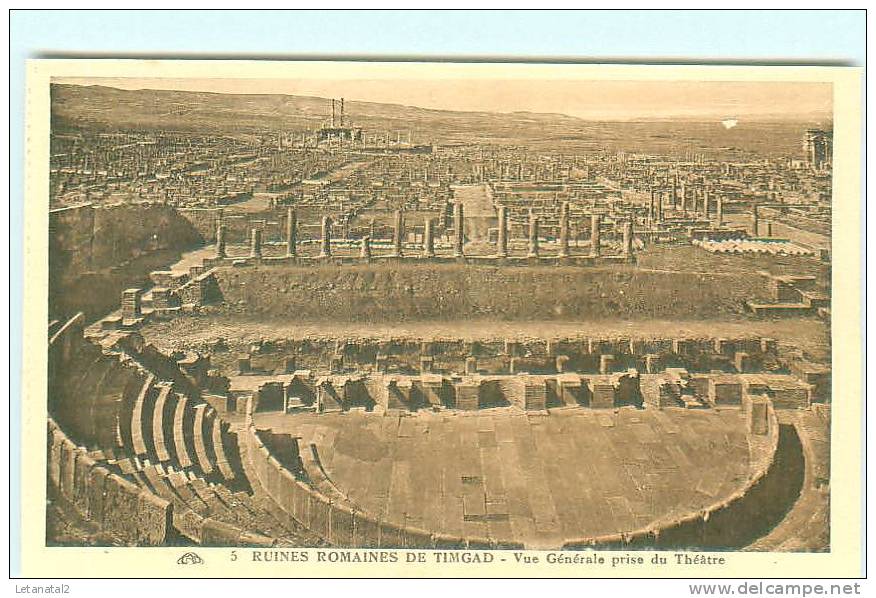 Ruines Romaines de TIMGAD / Vue générale prise du Théâtre