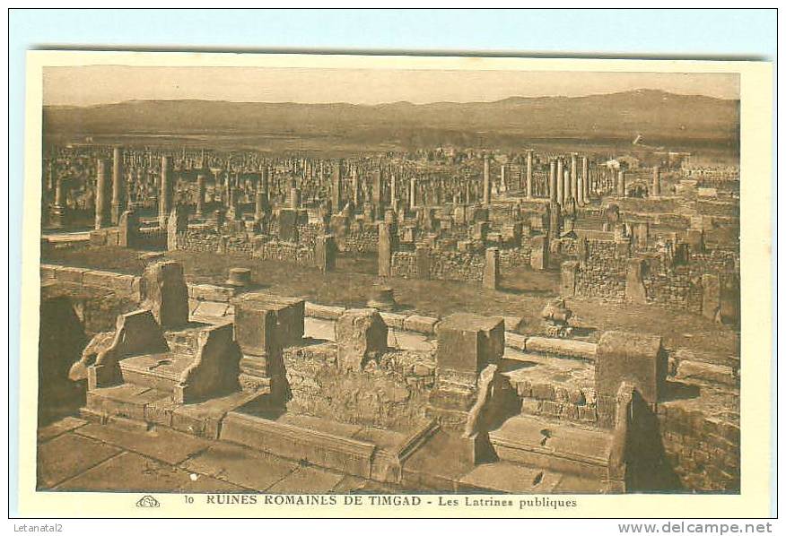 Ruines Romaines de TIMGAD /  Les Latrines publiques