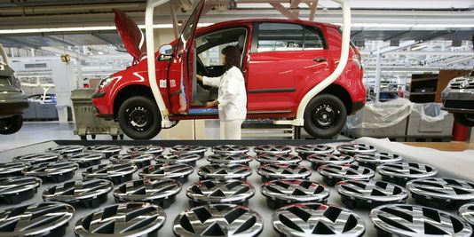 Planète - La voiture individuelle perd de son attractivité