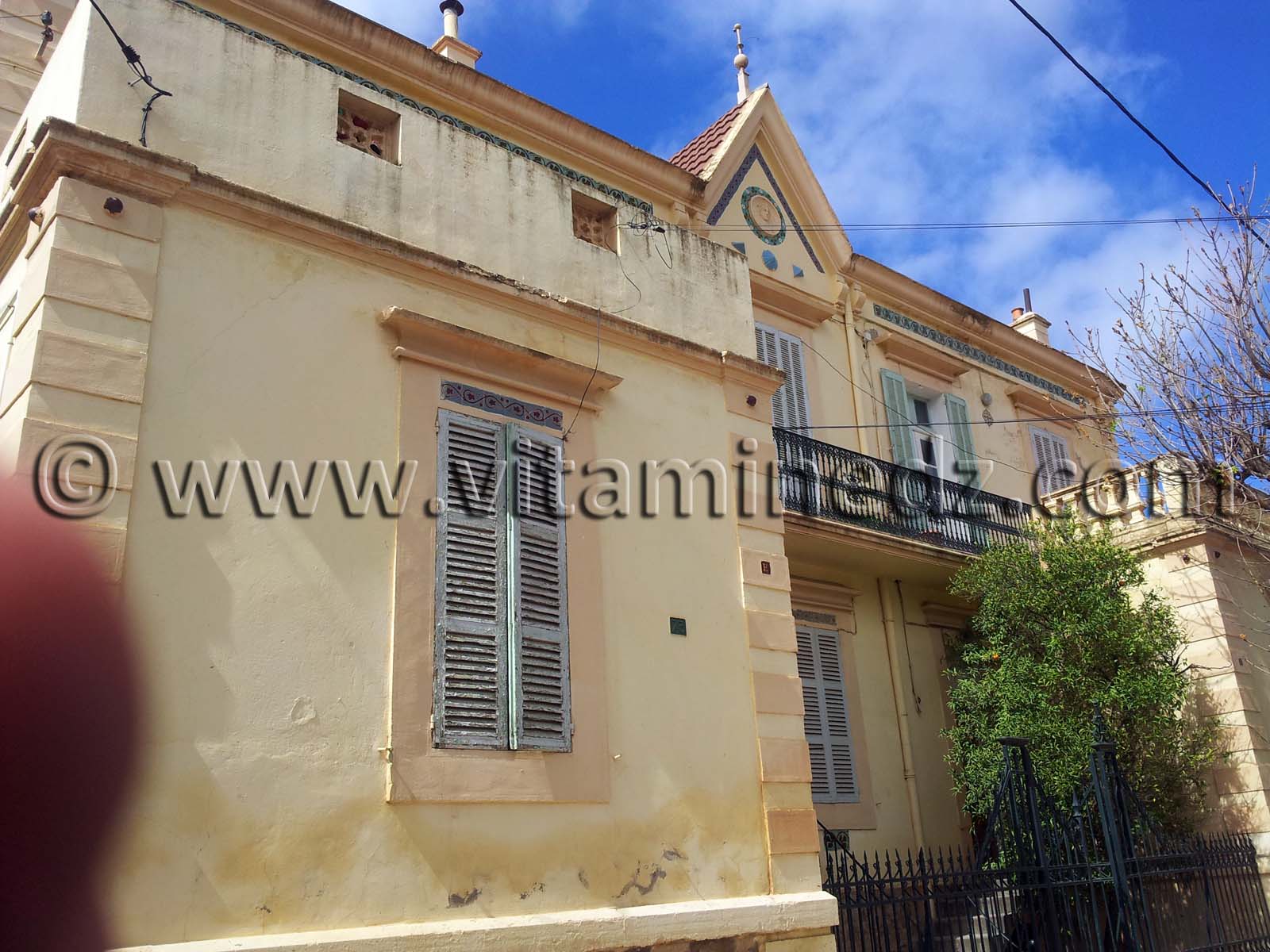 Rues de Tlemcen  Villa à Rue Dr Tidjani Damerdji, Fekharine