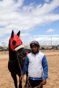 Un cavalier d\'Oran, Waada de Magoura, commune d\'El Bouihi, et course hippique organisée en parallèle