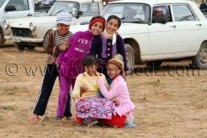 Fillettes de Magoura  Waada de Magoura, commune d\'El Bouihi, et course hippique organisée en parallèle