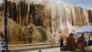 Les draperies de Hammam Maskhoutine.