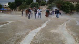 Au milieu de la vapeur des eaux chaude.