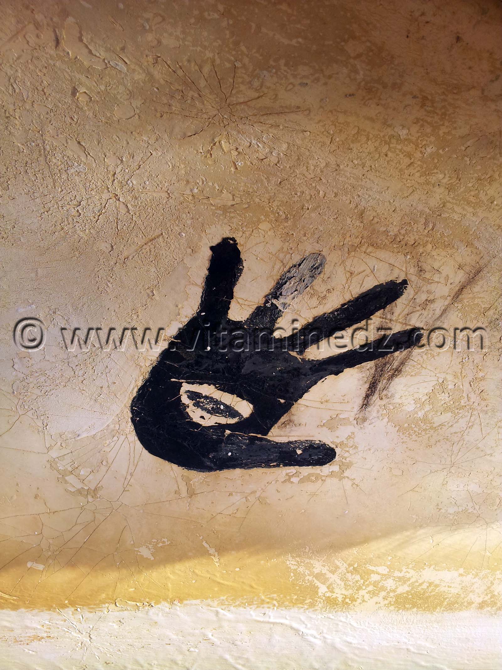 Khamssa (Main de Fatma) sur un barque de pecheur, Rachgoun, Oued Tafna, Commune de Beni Saf