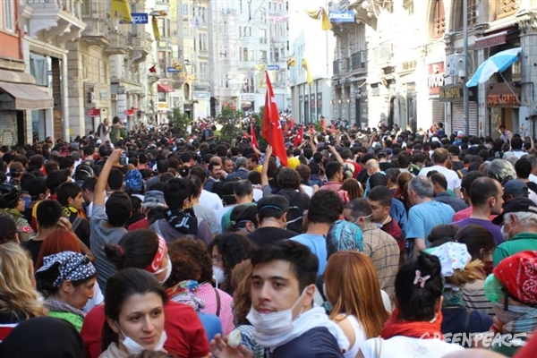 Planète - Occupy Gezi: Le peuple turc à la défense de sa démocratie
