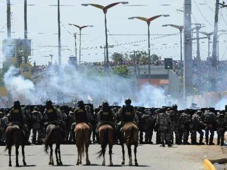 Planète - Brésil: affrontements manifestants-police près du stade de Fortaleza